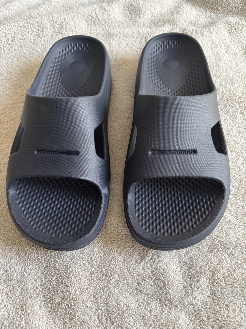 REVITALIGN Matte Navy Slide Sandals size 9